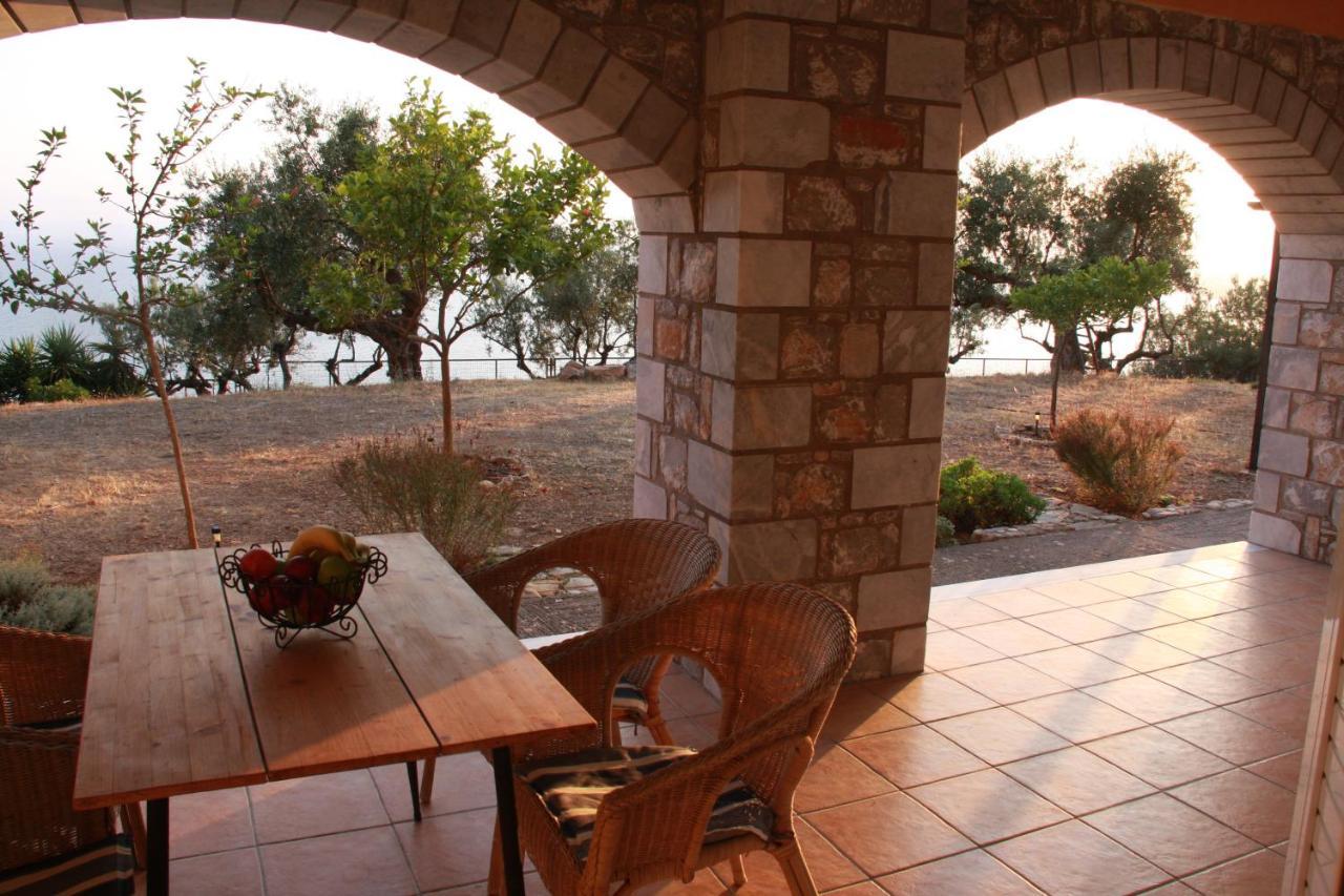 Villa Sea And Mountain View Kalamata Esterno foto