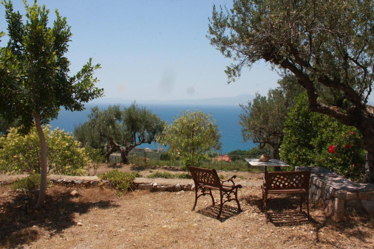 Villa Sea And Mountain View Kalamata Esterno foto