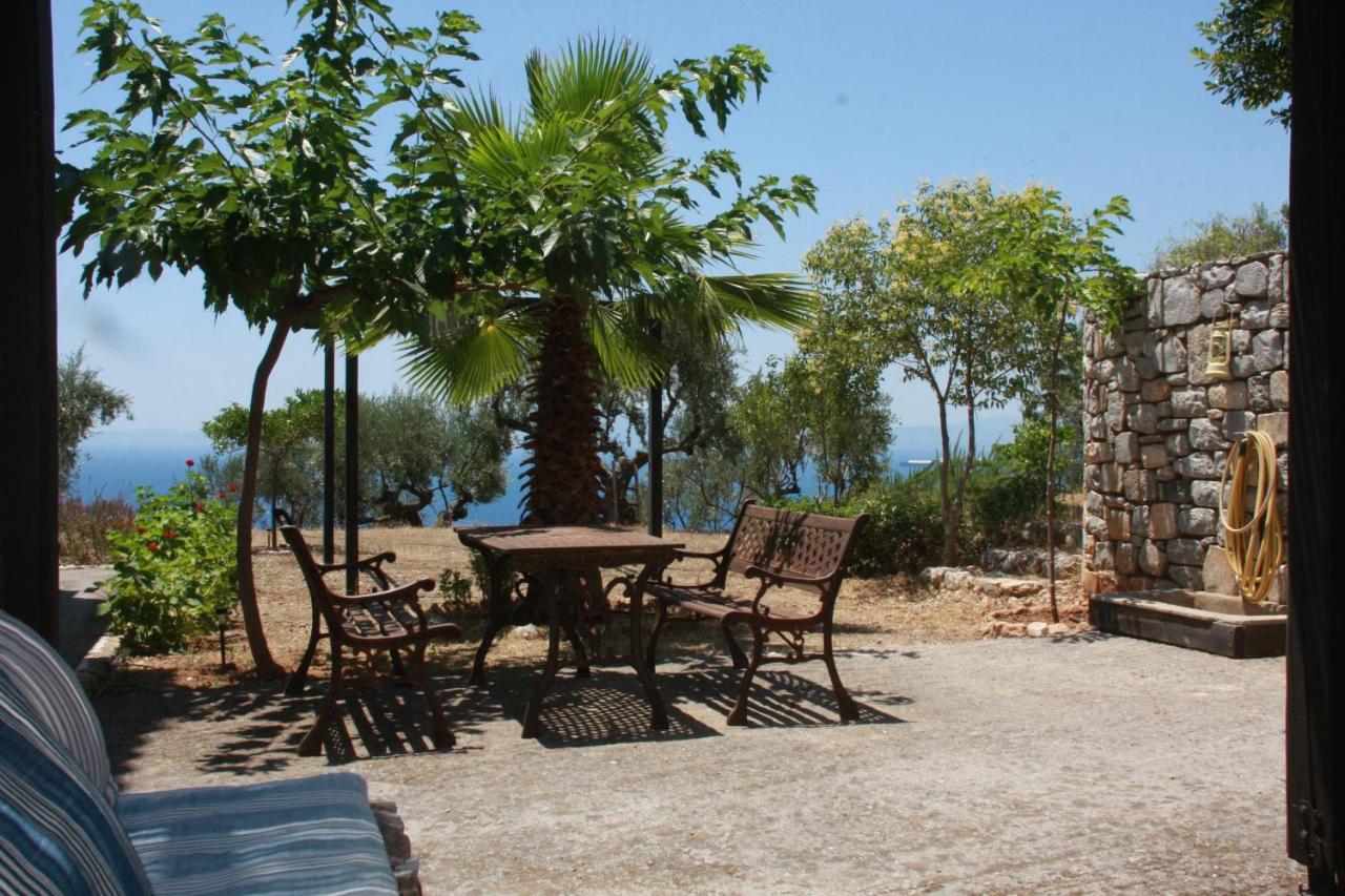 Villa Sea And Mountain View Kalamata Esterno foto