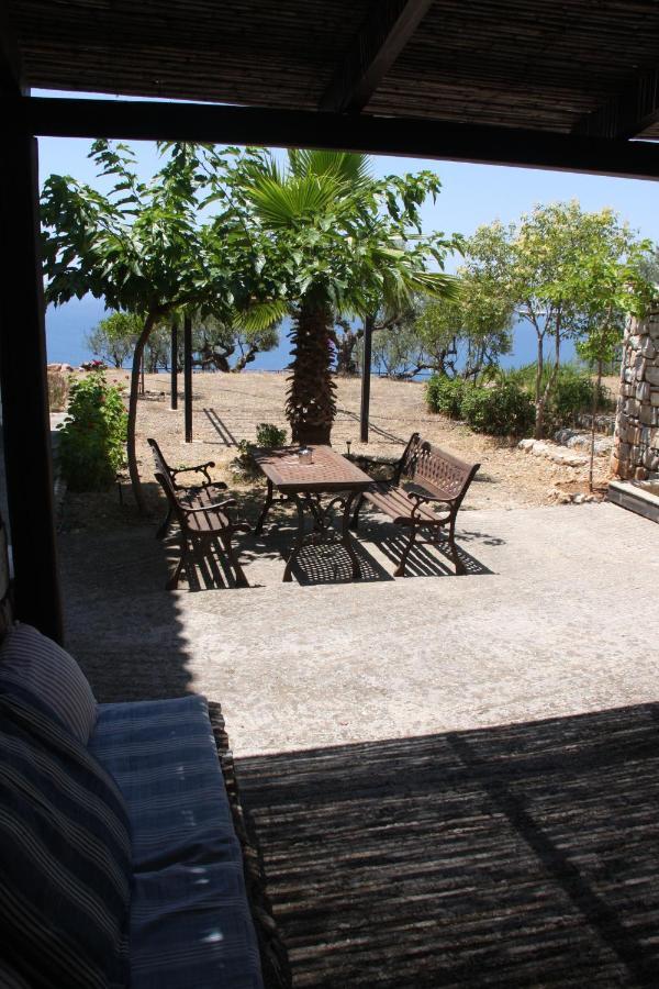 Villa Sea And Mountain View Kalamata Esterno foto